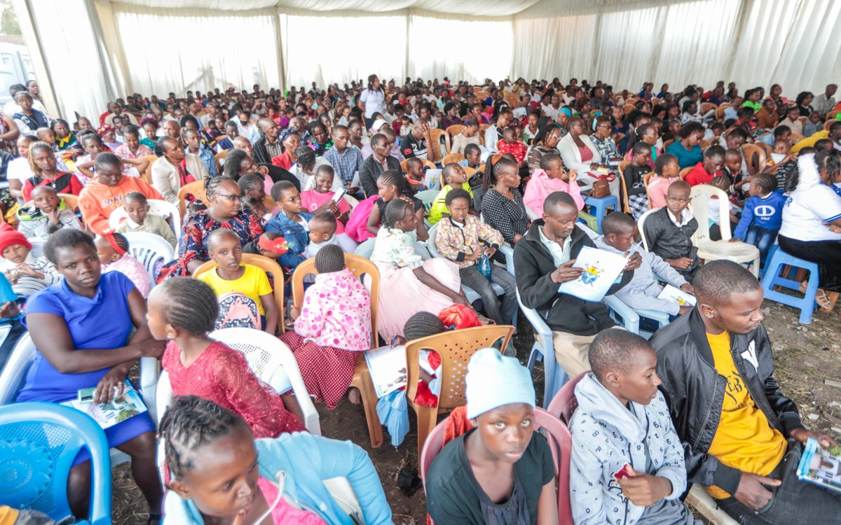 WilliamsRuto's tweet photo. The stone the builders rejected has become the cornerstone; the LORD has done this, and it is marvelous in our eyes. — Psalm 118: 22-23

Palm Sunday service at ACK Emmanuel Church Bahati, Makadara, Nairobi County. https://t.co/BOiLYi07sY