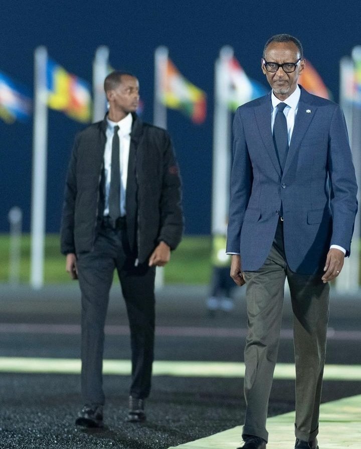 Umunyarwanda 🇷🇼 nyawe ntabwo yagenda adakoze like twagiye Sasa

NDIBAMBUYE  🇷🇼 
<a href="/KARANGWASewase/">KARANGWA Sewase🇷🇼</a> 
@BraveEtienne 
@VITAL_N_2050