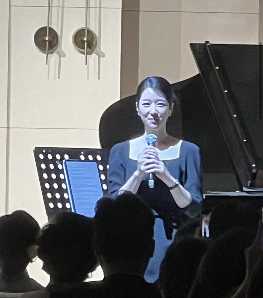 Seo Yeaji attended and gave a congratulatory speech at her friend’s wedding 🥺🤍

She’s the bride’s friend

#서예지 #SeoYeaJi