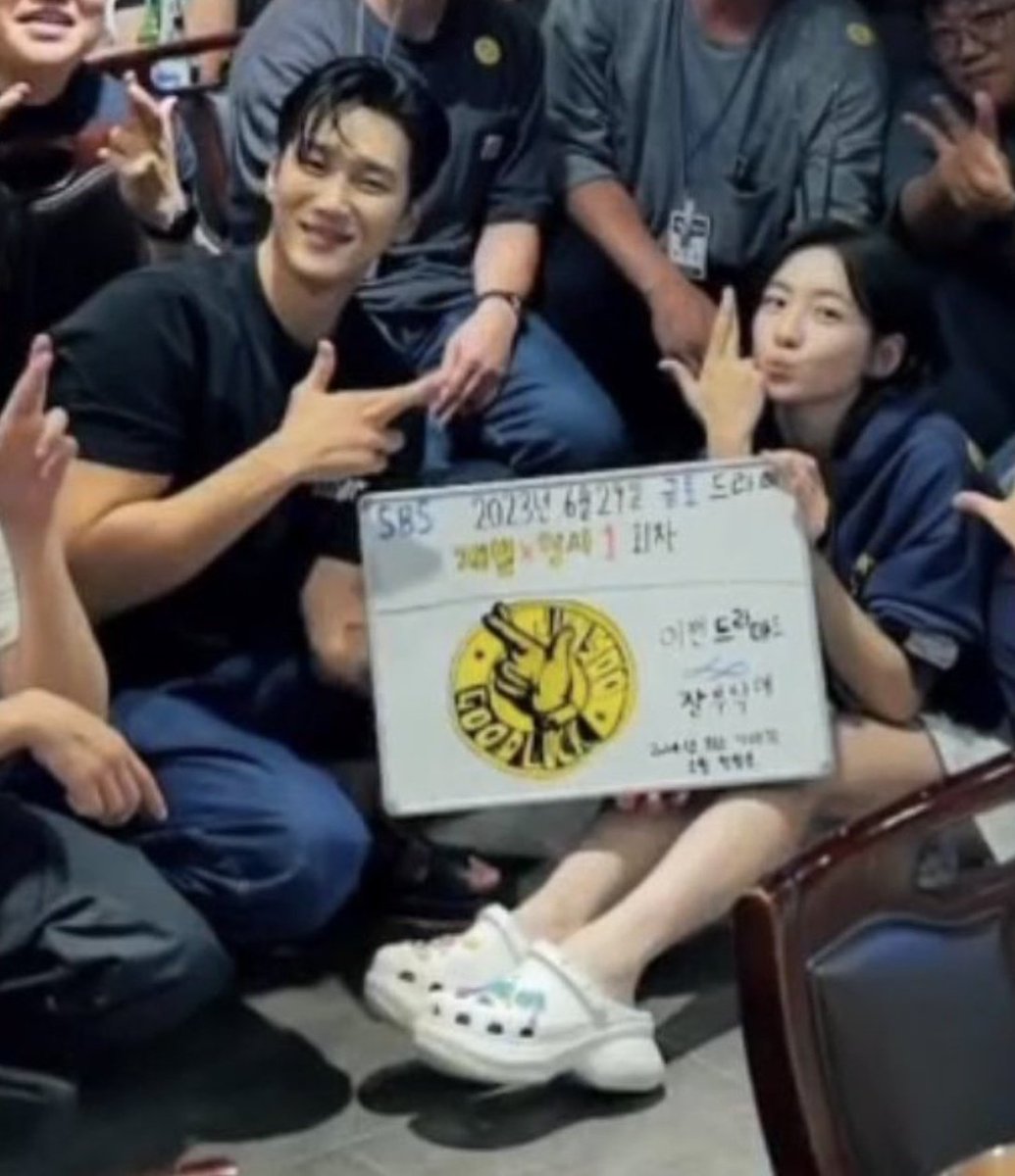 yoonthoria's tweet image. Finding every crumbs of parents. I'll miss them a lot 😭 
#FlexXCop #FlexXCopEp16