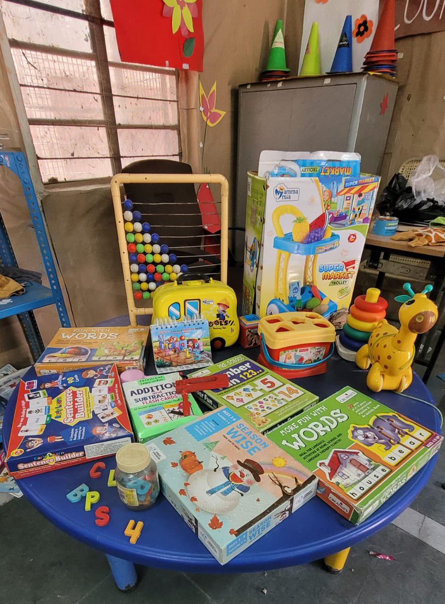 #Volunteer Ms. ANJALI CHAUHAN, LECT SOCIOLOGY donated Toys(puzzles, stacking, alphabets, Abacus) for students of class NUR-5. @SvRohini #northwestb HoS @awadhesh289 VP @bharti_kalra V.I @devikadrall CRCC: Aarti DURCC: Pardeep Kumar @drmanishadiet @BaliRam14150546