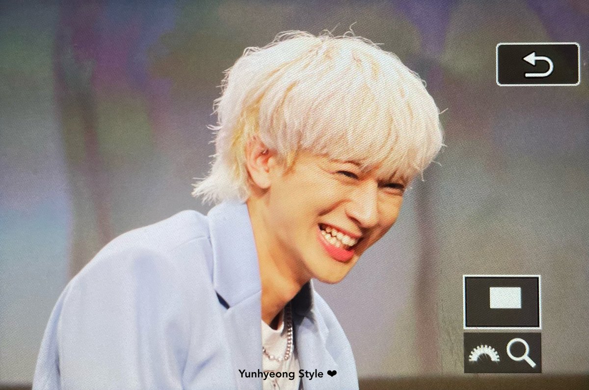 YH_ppp's tweet photo. 240324 WHITE DAY SPECIAL SHOW
최고의 스마일 🤣🤣🩵🩵정말로 재밌었어🤣🤣🩵🩵🩵
#iKON #아이콘 #윤형 #송윤형 #SONG #Yunhyeong #ユニョン https://t.co/xhqThB5yDm