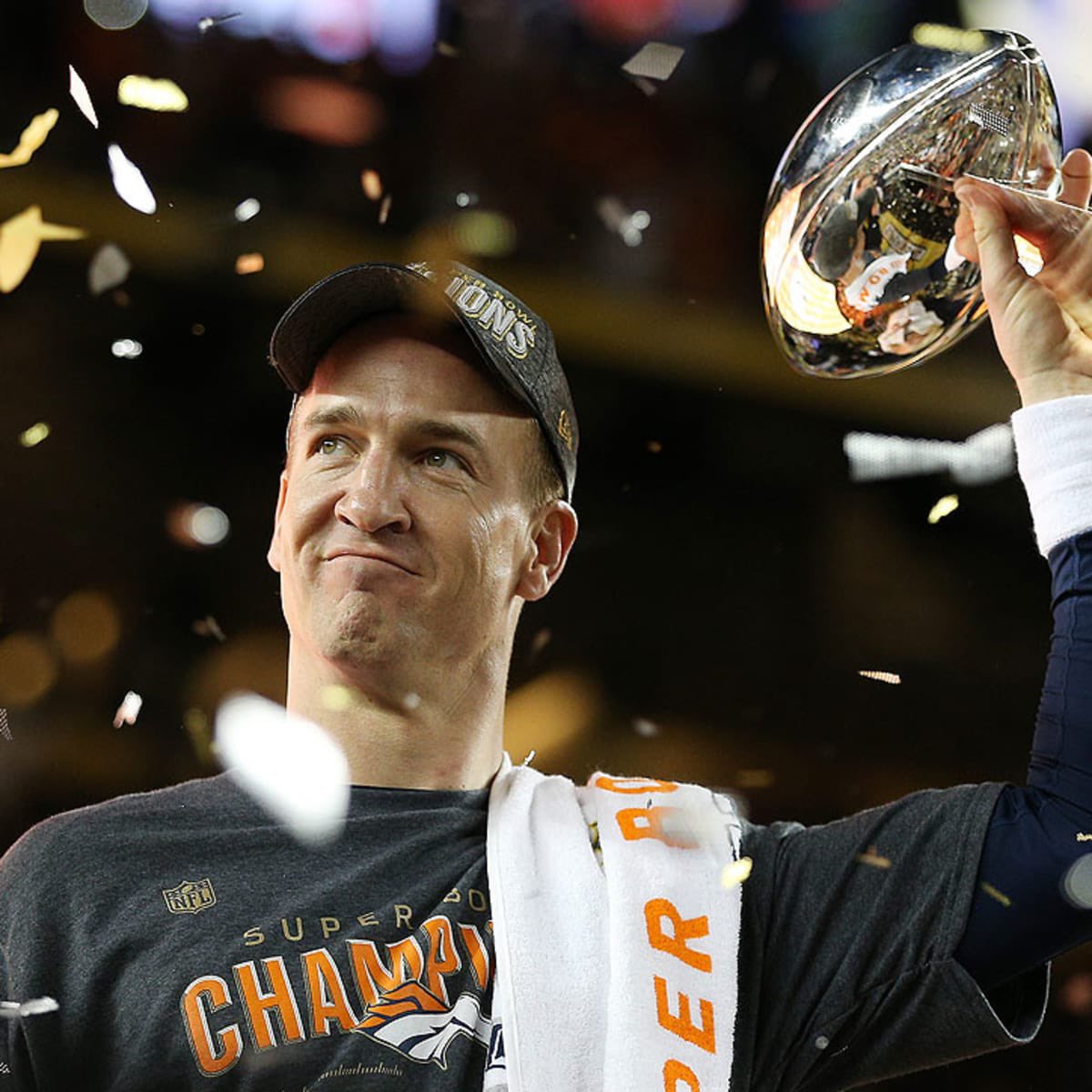 NFLUKIRE's tweet image. Happy birthday to The Sheriff, Peyton Manning!

Where do you rank him amongst the greatest QBs of all-time?