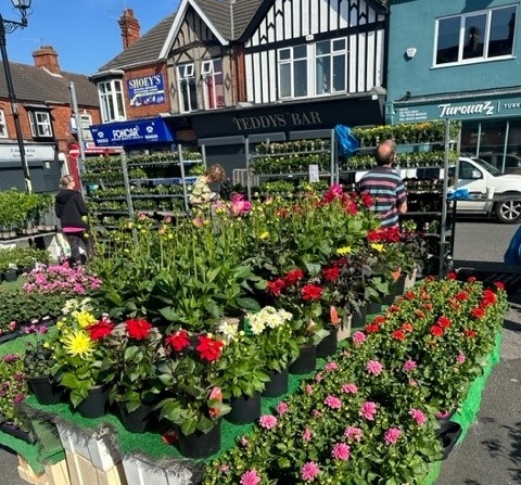 How's about joining the wonderful flower stall on Cleethorpes Market when it returns in April? Rent incentives available for new stands, offering 8 weeks for the price of 4! 

The market operates every Weds and Sat, weather permitting, April to Sept. 

nelincs.gov.uk/cleethorpes-ou…