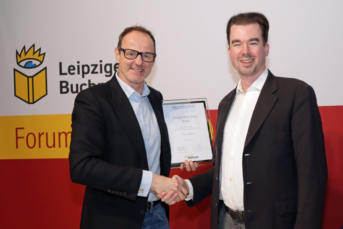 Verleihung des Jürgen-Moll-Preises für verständliche #Wissenschaft an Vince Ebert (rechts: Sebastian Moll). #lbm24