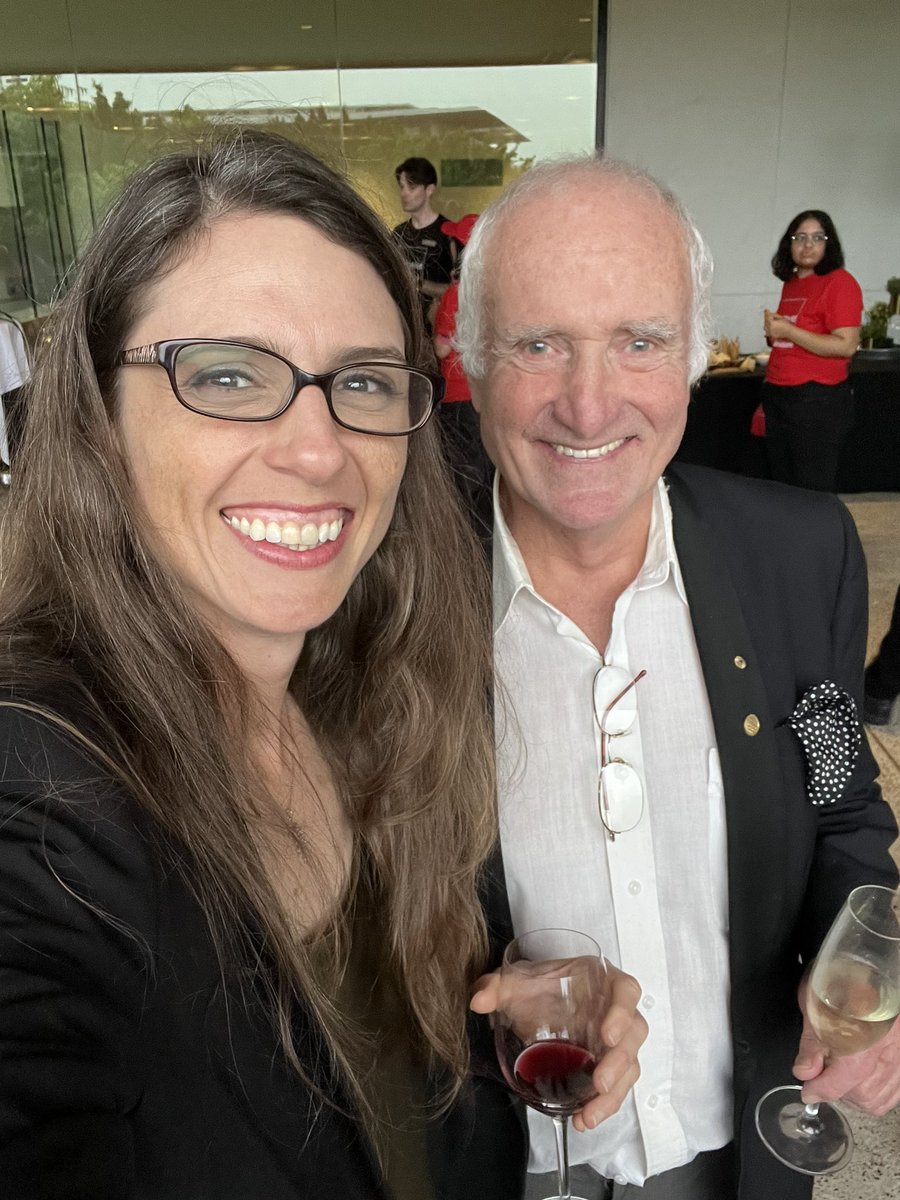 Robyn Williams’ first ever selfie (he said)! He created the Ockham’s Razor podcast in 1984 & has hosted The Science Show on ABC’s @RadioNational for 50 years! I couldn’t help but fan girl him. I’ve thoroughly enjoyed all my interviews w/ him. #WSF24