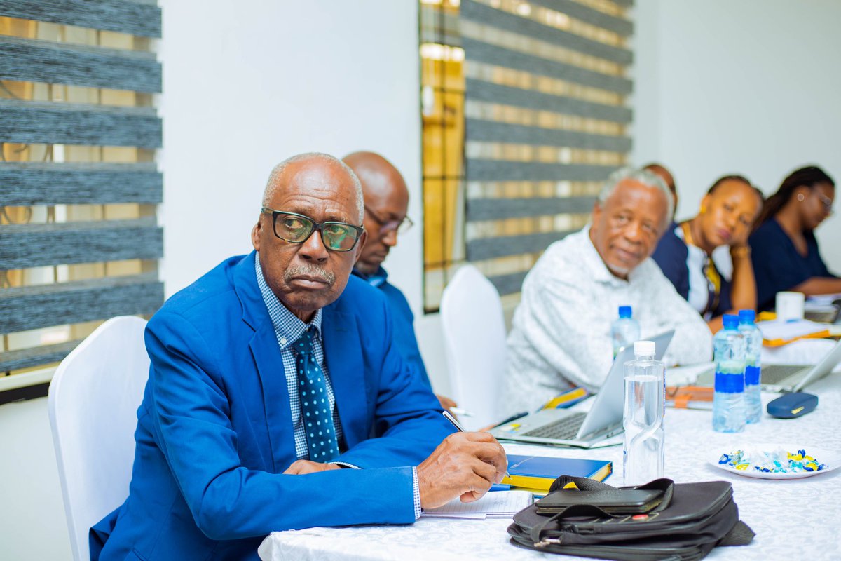 MentorsTz's tweet photo. Yesterday, at the TMA  Annual General Meeting, we witnessed inspiring leadership as TMA Chairperson Board of Directors Mr. Herbert Gondwe addressed the meeting #TanzaniaMentorsAction #LeadershipDevelopment #EmpoweringFutureLeaders #agminsights https://t.co/a4q6Tq1MRR