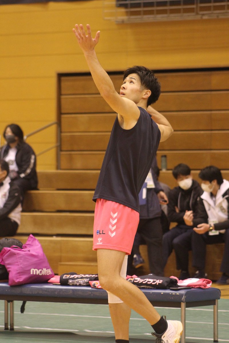 volley_7_7's tweet photo. 川越大会の2日間でまたタンクトップが見れました👀

筋肉ムキムキ啓太さんでした💪🏻✨️

 #埼玉アザレア  #笠原啓太 選手 https://t.co/fQMWIlzj13