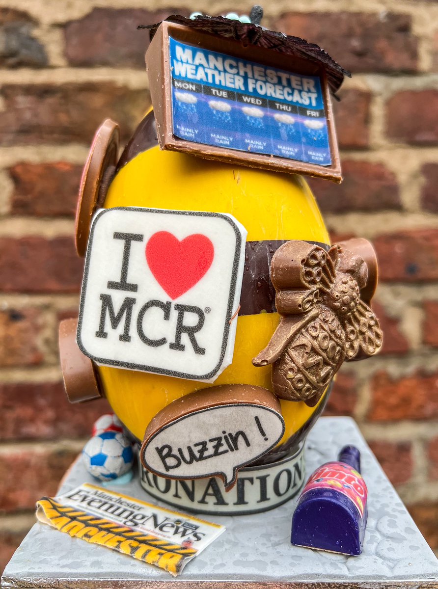 ILoveMCR's tweet photo. This Manchester #Easter egg by Slattery deserves a chufty badge 😍 https://t.co/XdBYb64jus