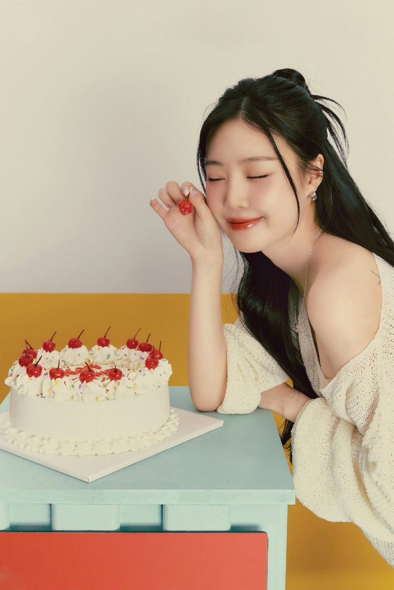 심심해서 노가다함 ㅎ 요즘은 AI로 뚝딱지우겠지?ㅠ