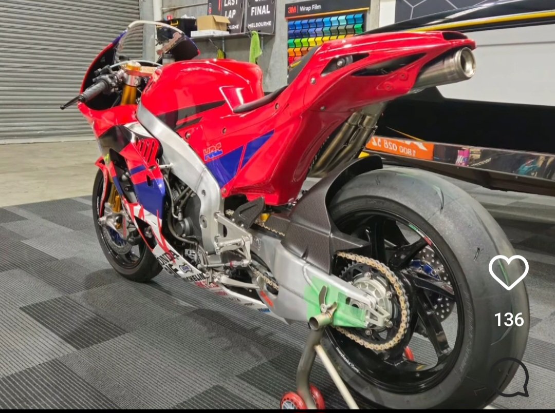 Moto2T / NSR500 and YZR500 replicas tweet media