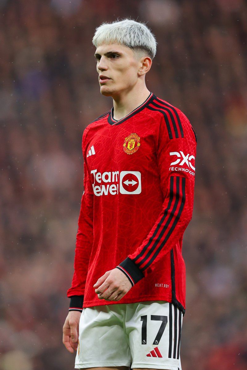 utdreport's tweet photo. Who has been Manchester United's Player of the Season so far? https://t.co/cVLH9uskMa