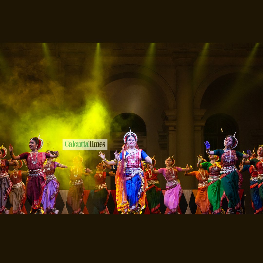 Calcutta_Times's tweet image. Dona Ganguly and her dance troupe, Diksha Manjari, light up the stage with vibrant colors and spectacular performances at the Vasant Utsav held at the Indian Museum on Saturday. Here are some glimpses..
#basantautsav #donaganguly #dancetroupe #kolkata #calcuttatimes #danceuse