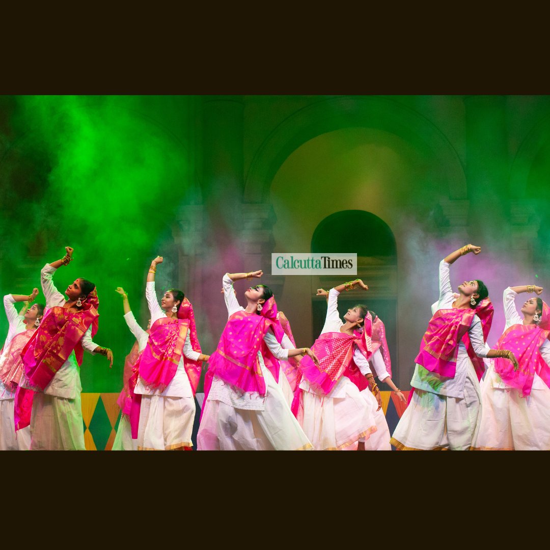 Calcutta_Times's tweet image. Dona Ganguly and her dance troupe, Diksha Manjari, light up the stage with vibrant colors and spectacular performances at the Vasant Utsav held at the Indian Museum on Saturday. Here are some glimpses..
#basantautsav #donaganguly #dancetroupe #kolkata #calcuttatimes #danceuse