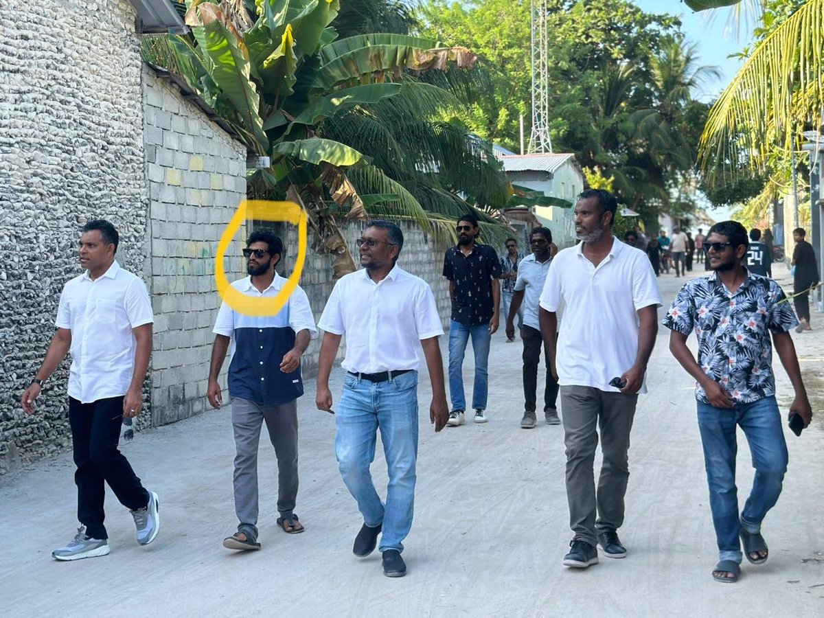 ކުރީގެ ނާއިބުރައީސް ފައިސަލް ނަސީމްއާއެކު އިއްޔެ އއ.މާޅޮހަށް އަޅުގަނޑު ކުރި ދަތުރުގައި ސްޓެލްކޯގެ މެނޭޖަރ އަހްމަދު ލަތީފް އަޅުގަޑުމެންނަށް މަރުހަބާކިޔުމަށް ބައްދަލުކުރުމުން މިއަދު މި އަނިޔާވެރި ސަރުކާރުން ވަނީ އޭނާ ވަޒީފާއިން ވަކި ކޮށްފަ. އަދި ލ. މައިބާދޫ ސްޓޭޝަން މެނޭޖަރ ހަސަން
