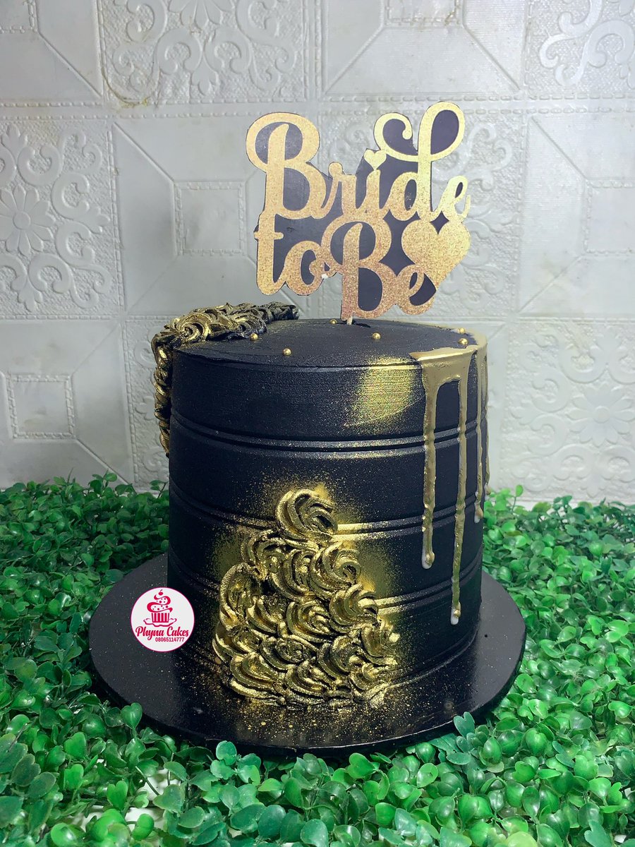 Black is the new pink 🖤🖤🖤
#cakes #ondobakers #ondotrends #ondoconnect #pastries #bestcakes #bridalshower #bridalshowercakes