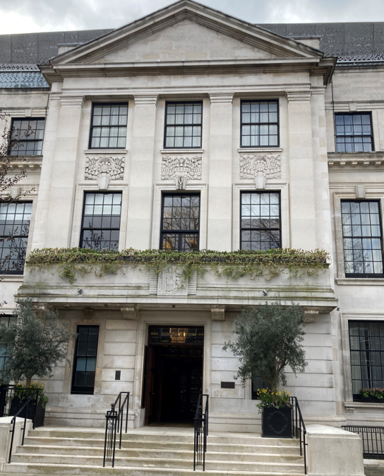 MarcFrancisTH's tweet photo. Walked past the old Bethnal Green Town Hall this morning. This building gives me goose bumps every time i see it - the embodiment of @MunicipalDreams!  After two decades empty, its great it is being used. I still can't believe Lib Dems cllrs sold this treasure for just £300,000🧐 https://t.co/iy5lprTzCD