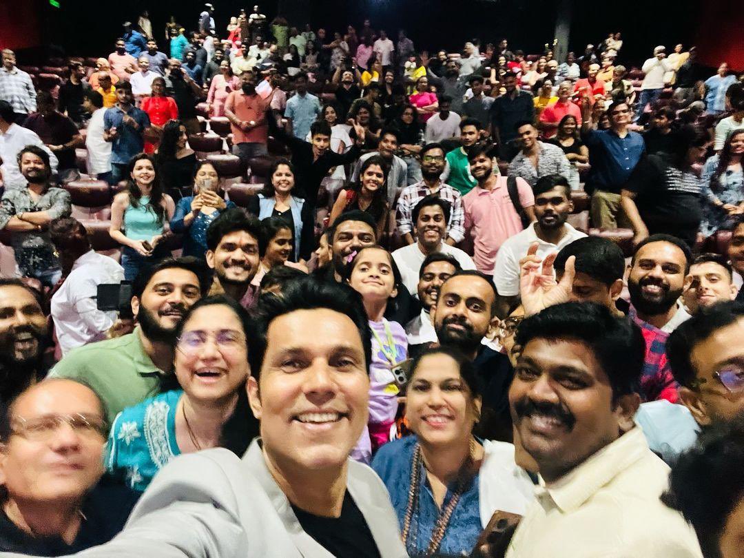 Vande Mataram! 🇮🇳 🙏🏻 

Overwhelming to see the response of audience who have seen #SwatantryaVeerSavarkar, the emotions, discussions and the energy ❤️🤗

#VeerSavarkarinCinemasNow
#WhoKilledHisStory #VeerSavarkar