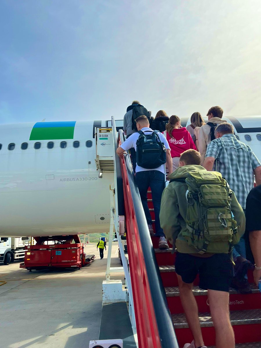 juliancanadas's tweet photo. Compras billete en @Iberia para ir a #US costa Oeste; porque parte lo operan ellos, pero cambian a Level, no informan hasta que ves el avión… se que lo mejor será la tripulación ! Pero con algo de tiempo o con la opción, quizás hubiéramos preferido otro vuelo, avión, 
compañía. https://t.co/1gsd4yCb7L