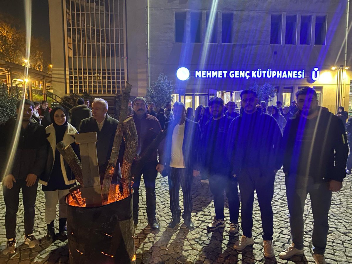 İstanbul- Üsküdar’da Enerji ve Tabii Kaynaklar Bakanımız Sn. Alparslan Bayraktar’ın AK Parti  Gençlik Kollarının “ Gençlik Buluşması” programına önceki dönemler Batman Milletvekilimiz Faris Özdemir’le beraber katıldık. Üsküdar gençliği  İstanbul Mitingine hazır!