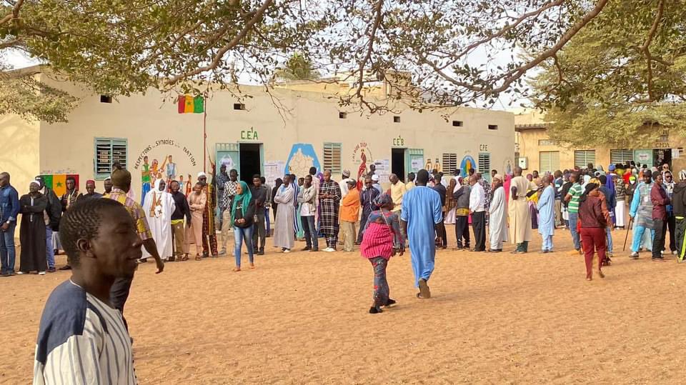 Nath_Yamb's tweet photo. Dimanche, jour de vote et élection de Bassirou Diomaye Diakhar Faye en cours de téléchargement au Sénégal 🇸🇳 #DiomayeMooySonko #SonkoMooyDiomaye #SenegalVote #UnCoupGagnant https://t.co/JcI2spmXNa
