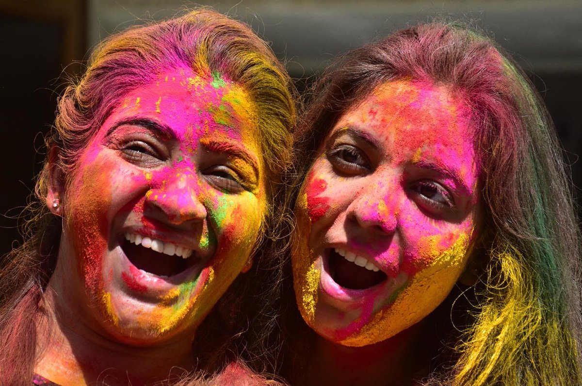 htTweets's tweet photo. #InPics | People playing with coloured powders or Gulal while celebrating on the eve of #Holi festival in #Amritsar 

📸Sameer Sehgal/Hindustan Times https://t.co/Z0GtyKzAnL