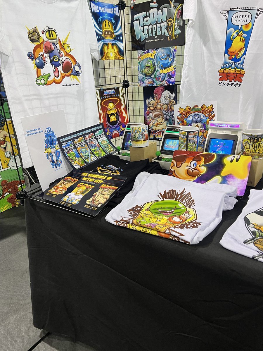 Parte de nuestro stand en <a href="/RetroweekendA/">retroweekendAlcoi</a> mirar que cosas más chulas hemos traído !! 
#retrogamer #ferias #artista #toonkeeper