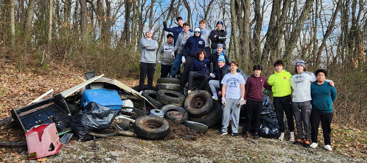 BurgettstownO's tweet photo. Thumbs up to the Burgettstown Football team, Coach Druga, Coach Kuzior along with Mayor Snatchko for their annual clean up of @PAGameComm SGL 117. Over 80 tires and tons of debris were collected. Thanks to @ETNortheast for providing lunch. #True2TheBlue #Dirtballs https://t.co/l1XwIAw2cD