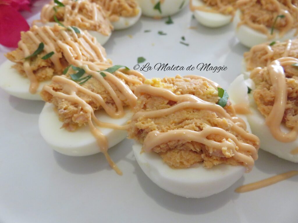 Huevos rellenos de atún🤤 #recetas #recipes #huevosrellenos #recetasfaciles 
receta en➡️lamaletademaggie.com/recetas/huevos…