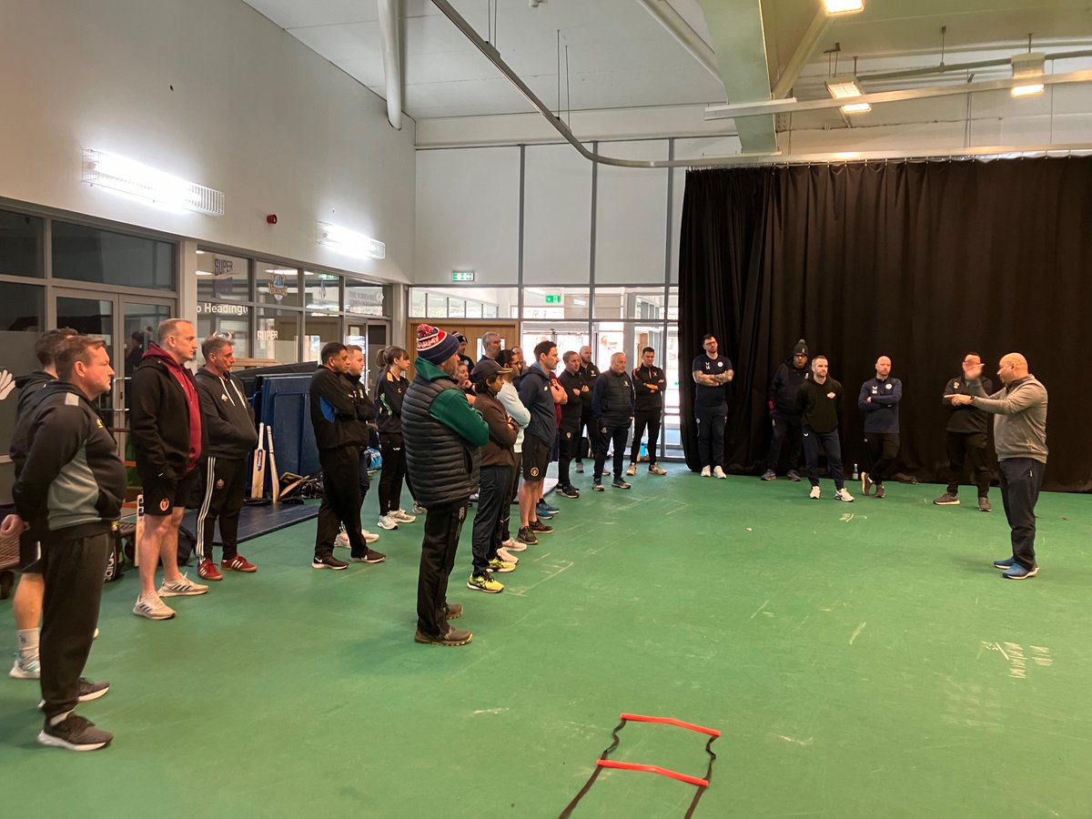 kev_gresham's tweet photo. Underway with the ECB Coaching Fielding workshop at Headingley with @fieldingcoach https://t.co/cFs1TxHnbi