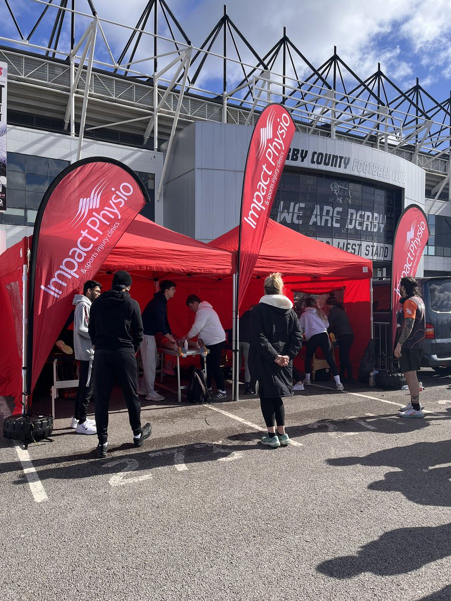 That post-run essential 👌

Thank you to <a href="/ImpactPhysio/">Impact Physio</a> for helping all of the Derby 10K runners, with their pre and post-race massages 🦵 

It’s definitely something we could all do with after such a busy day! 😅