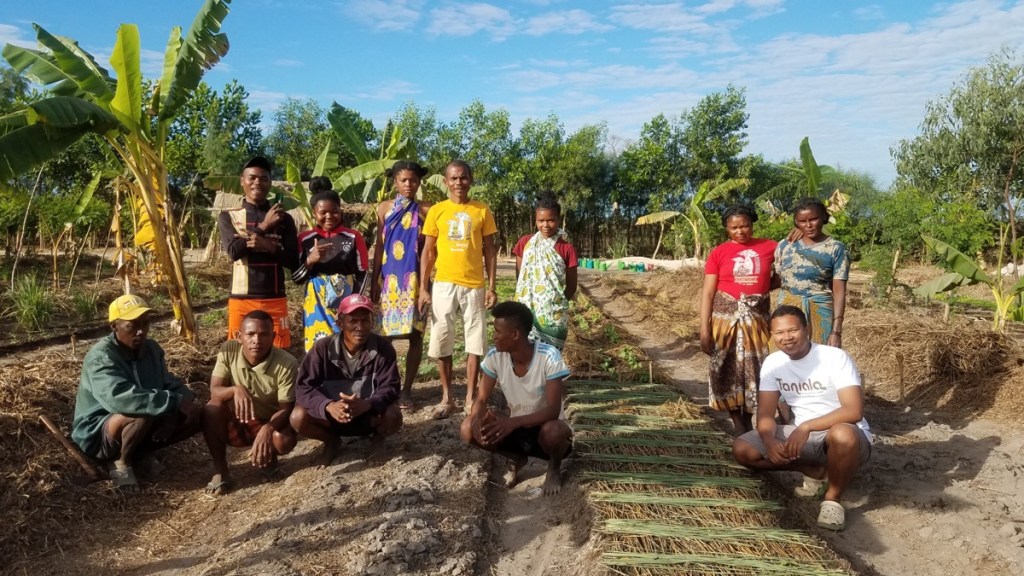 🌱Discover the transformative journey of the Taniala Regenerative Camp in Madagascar - a pioneering model for sustainable living and land stewardship, led by @Tahina_Roland, the 2023 Drylands Restoration Steward! Learn more: bit.ly/3x9bFWw #ThinkLandscape @GlobalLF