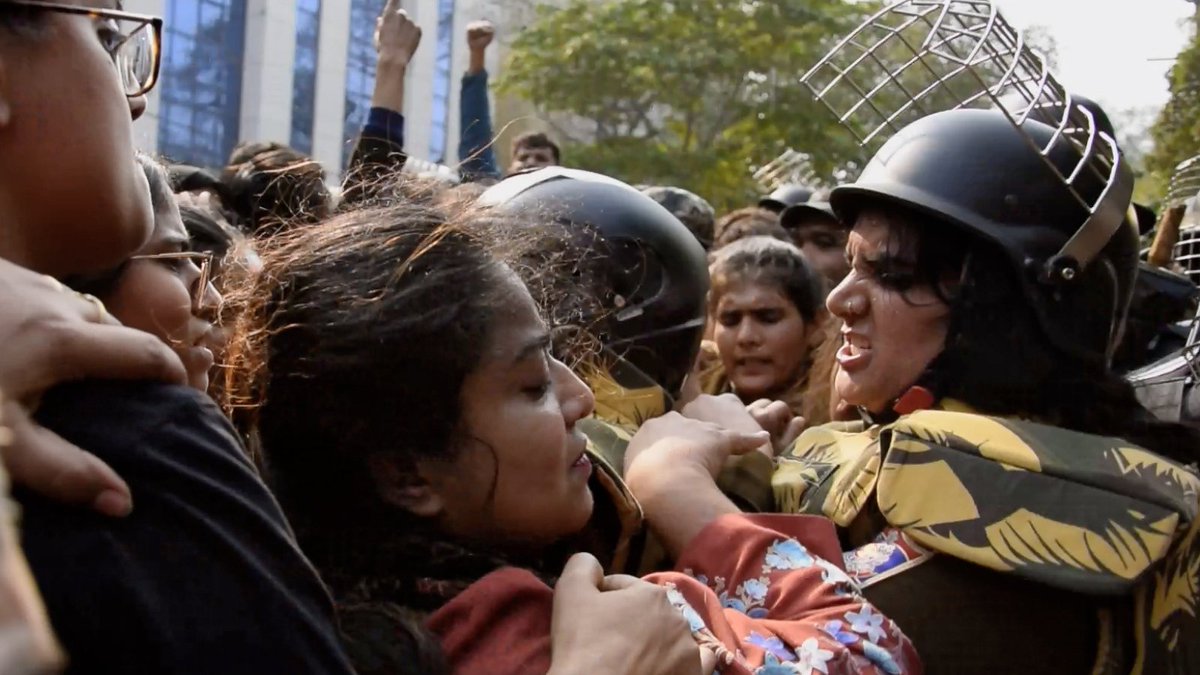 The power of women to enact change is shown in Nausheen Khan’s LAND OF MY DREAMS that captures the story of female resistance against identity laws discriminating against Muslims and minorities in India. Watch it online across the UK & IRE today: zurl.co/0Oxh