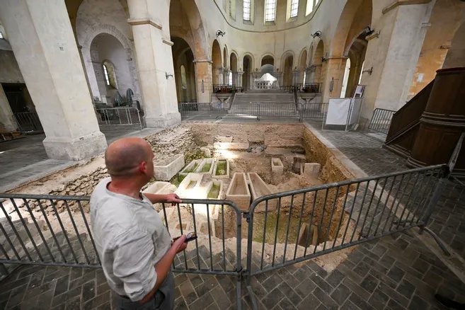 De nouvelles fouilles archéologiques à l'église Saint-Martin-au-Val, à Chartres. #Archéologie ➡️lechorepublicain.fr/chartres-28000…