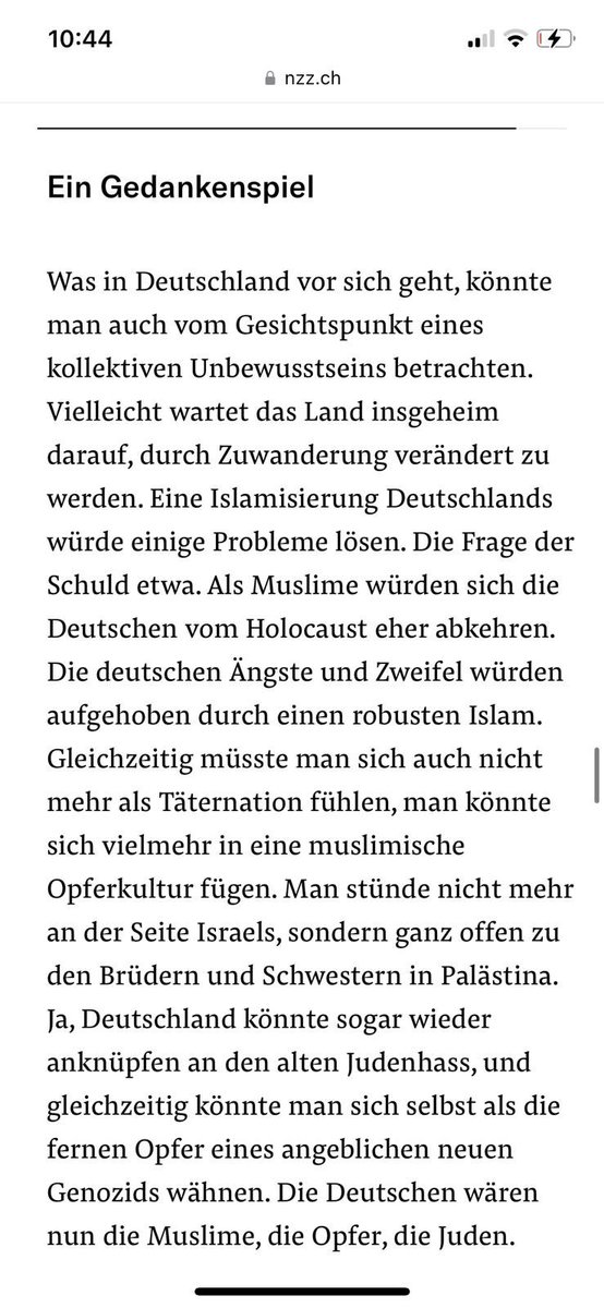 Schon vor 2 Jahren als der Chefredakteur der NZZ DE von richtigen und falschen Flüchtenden sprach, war ich entsetzt und habe mein Abo gekündigt. Diese anti-muslimischen und antisemitischen Phrasen von <a href="/BenedictNeff/">Benedict Neff</a> übertreffen aber alles. Und sowas auch noch abzudrucken <a href="/NZZ/">NZZ</a>. Wow