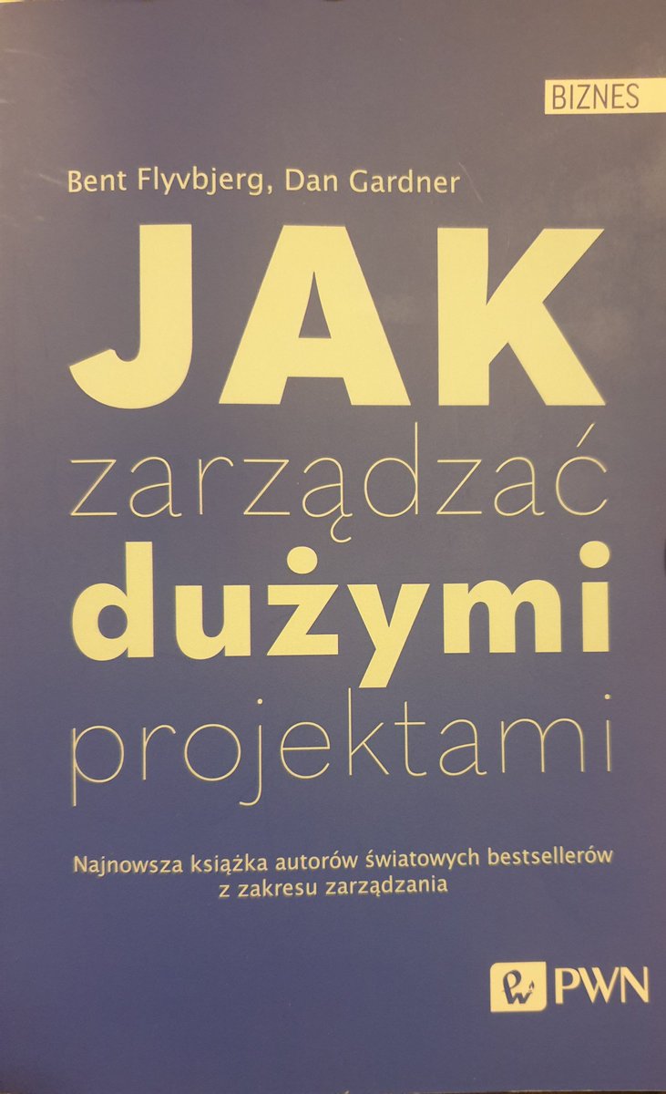 Lektura obowiązkowa od autora, który zawodowo zajmuje się tematyką megaprojektów. Sporo o błędach poznawczych, sprzedawcach marzeń, niskiej jakości planowaniu itp. Na wielu przykładach pokazanie jak nie zarządzać (dużymi) projektami. Ku wzajemnej edukacji.