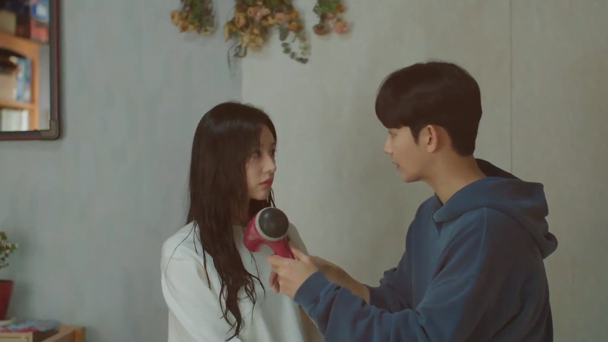 luvvvvpp's tweet photo. I have no idea why my heart was beating like crazy I'm not Haein nor Hyunwoo so waeeeeee
#QueenOfTearsEp5 #Queenoftears https://t.co/dTT0eHpU2d