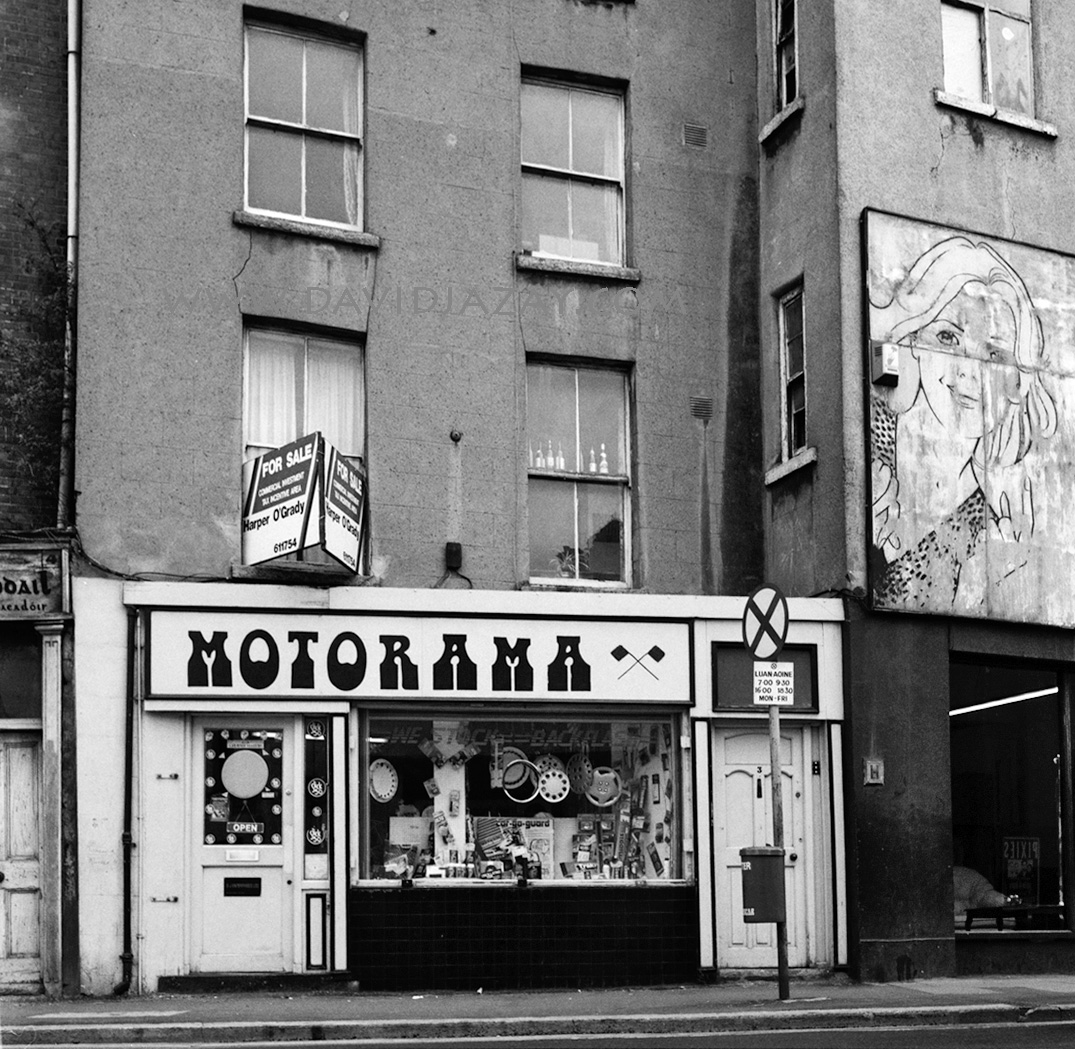 Motorama, King St Nt, Dublin 1988 From #DublinBeforeTheTiger : Best series about Dublin before the boom. For more, please FOLLOW & REPOST For ltd. edition PRINTS, see header. @photosofdublin @OldDublinTown @IBN_Berlin @littlemuseumdub