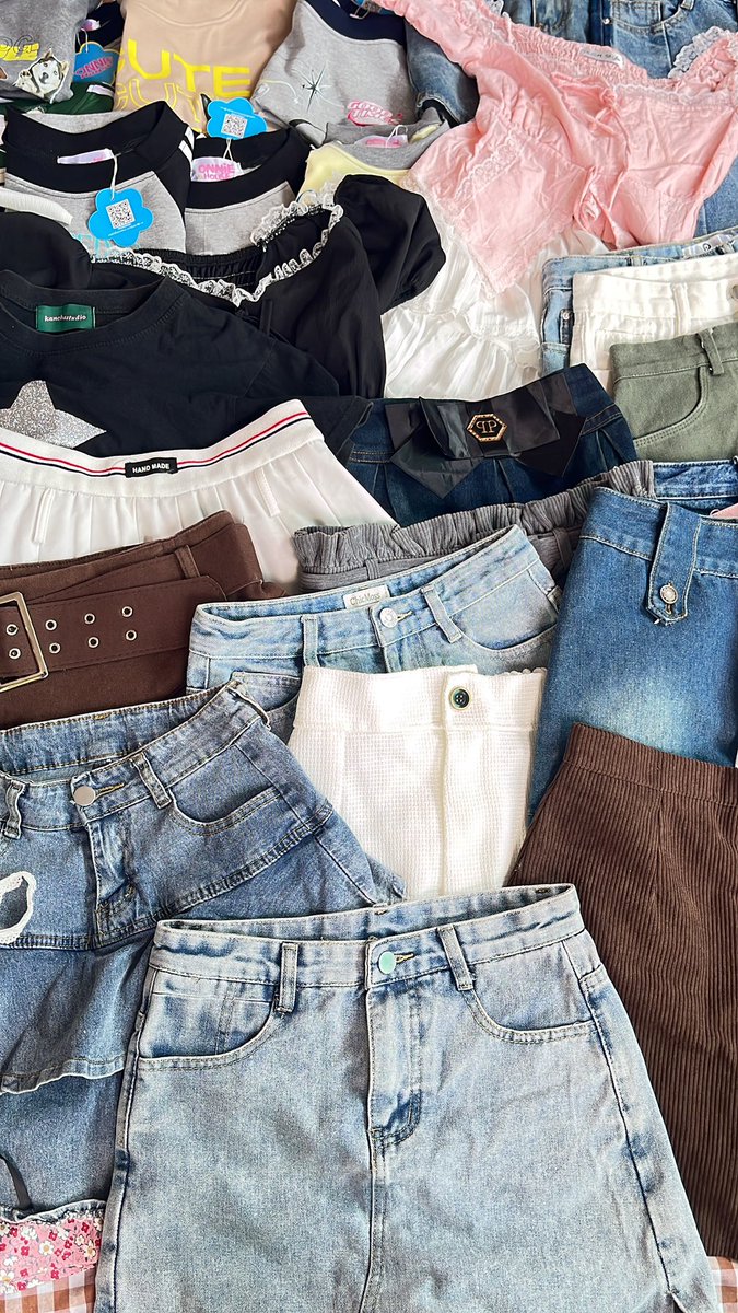 เซลล์เริ่มต้น20 ส่วนมากไม่เกิน80บาท งานครอป เดรส กางเกงยีนส์กระบอกเยอะมากก กระโปรง เชิ้ตซิป เวียดนามสายเดี่ยว ขอคนไว รอบนี้เซลล์ออก 📌ปักรีฟอลค่าส่ง50 ไม่ปักรีฟอล40+5ไม่มีเหมา #เสื้อผ้ามือสอง #ส่งต่อเสื้อผ้ามือ2 #ส่งต่อเสื้อผ้าราคาถูก #โล๊ะตู้ #โล๊ะตู้เสื้อผ้า #cintageshop #vgh