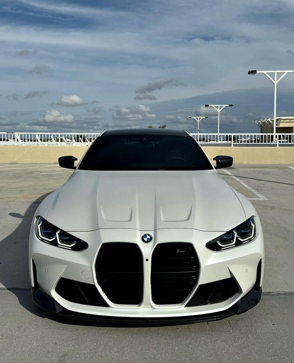 WorldWideCarsTM's tweet photo. Frozen white BMW G82 M4 https://t.co/nCYQZfTdN2