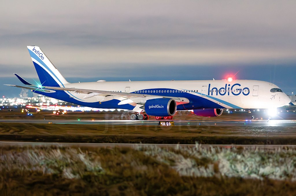 Airbus A350, the first of its kind for #IndiGo in the international long-haul sector, has been received as part of the airline's fleet expansion efforts. @IndiGo6E @AAI_Official @MoCA_GoI @JM_Scindia @DelhiAirport @CSMIA_Official @Airbus @LiveFromALounge