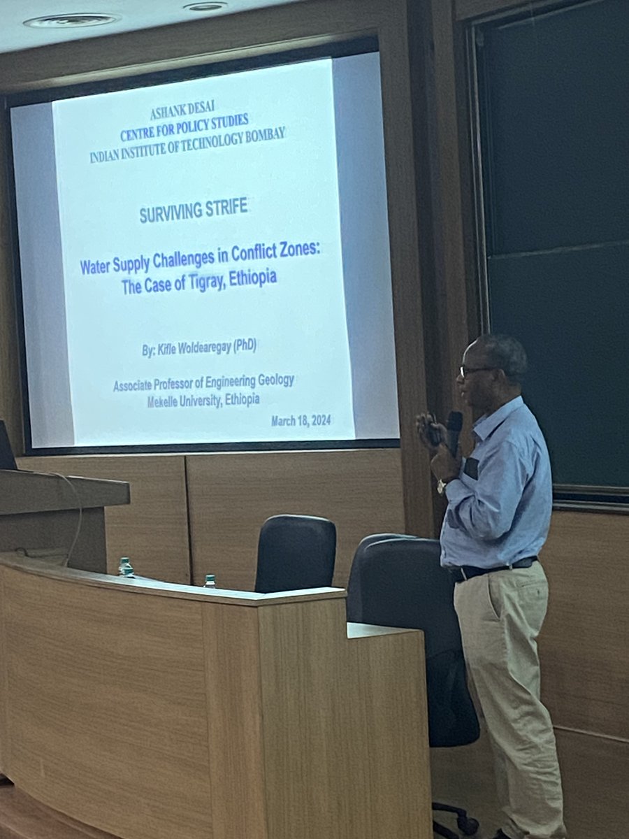 Thanks to NC Narayanan (IITB), @seemakulkarni21 (SOPPECOM) et al for organising. Fantastic to also have Dr Kifle Woldemariam from @MekUniETH #Mekelle who gave a moving talk to students abt water resources & survival in #Tigray during war