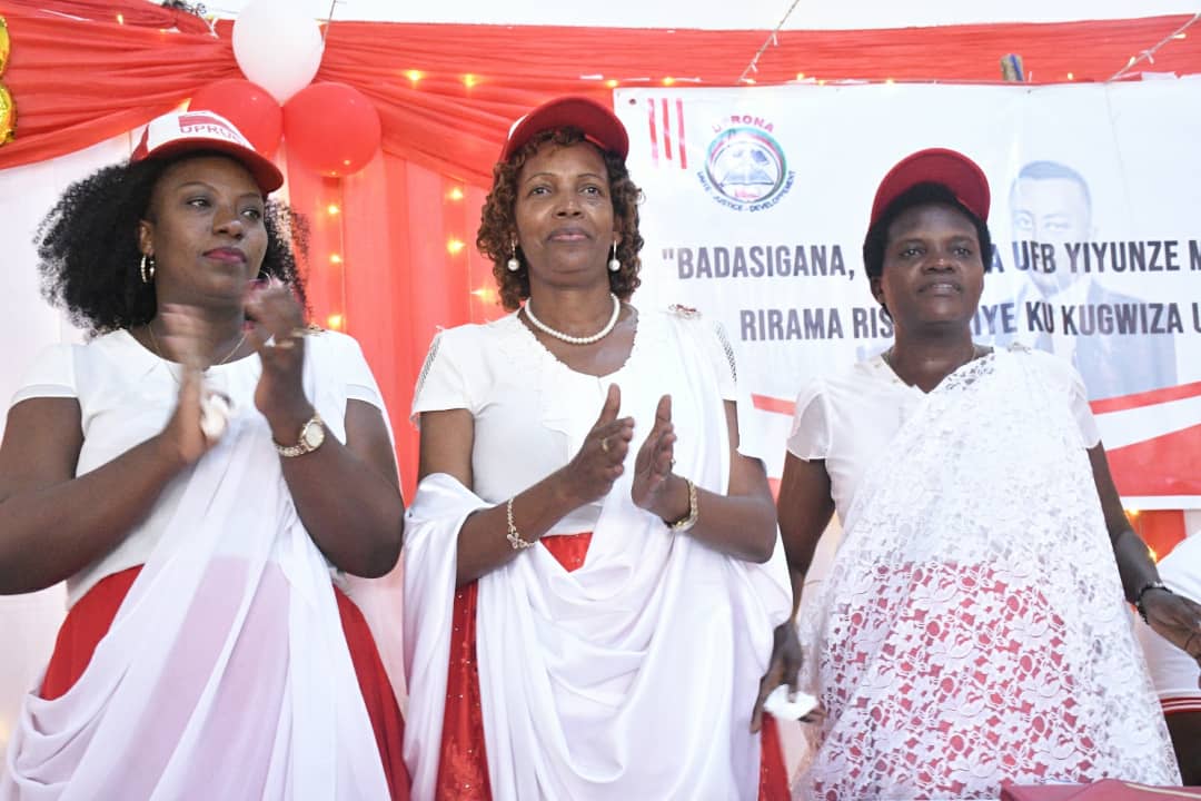 parti_uprona's tweet photo. Célébration de la journée internationale de la femme à @UPRONA__1961 , 57em anniversaire de L' #UFB (Femmes du Mouvement intégrées a ce Parti) @nkurunziza_com @alain_majeste @yigenga @SOSMediasBDI @RTVRenaissance @burundionthemap @niyogilbert1 @KwaNtare @RTNBurundi @niyogilbert1 https://t.co/ZcPl7ZyspD