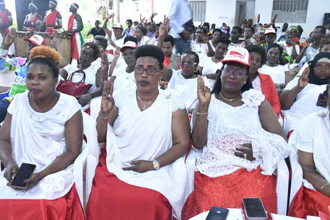 parti_uprona's tweet photo. Célébration de la journée internationale de la femme à @UPRONA__1961 , 57em anniversaire de L' #UFB (Femmes du Mouvement intégrées a ce Parti) @nkurunziza_com @alain_majeste @yigenga @SOSMediasBDI @RTVRenaissance @burundionthemap @niyogilbert1 @KwaNtare @RTNBurundi @niyogilbert1 https://t.co/ZcPl7ZyspD