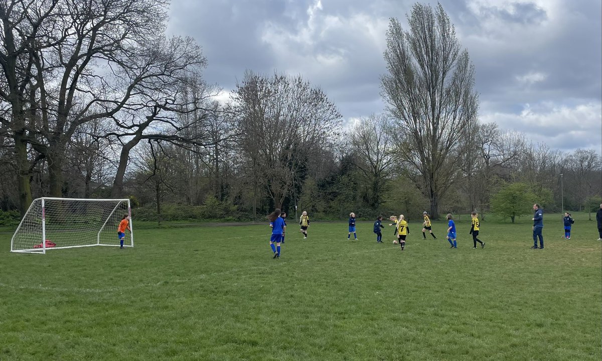 Great way to start my Sunday, day off watching my daughter play for @FcJulians U10’s such a competitive game, fantastic individual performances but even better all round team spirit, togetherness and determination 🙌🏼🙌🏼👊🏼👊🏼 #COYJ ⚽️ ⚽️ ⚽️