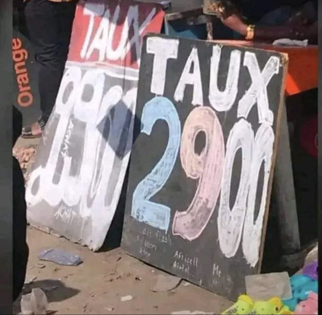 BenMalango's tweet photo. @chauffeur243 Il a réussi à stabiliser l’économie ! Mdr 😜 https://t.co/Xwz2v0JxCA