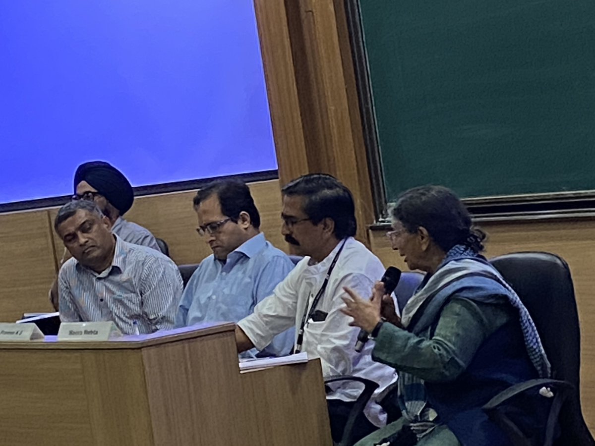 Great @BrownGold_GCRF policy workshop at @iitbombay on March 18 on 'Challenges for Non-Networked Sanitation in India.' Amazing contributions from sanitation & FSM experts, state officials as well as inspiring community members & sanitation workers from #Nanded & #Kerela.