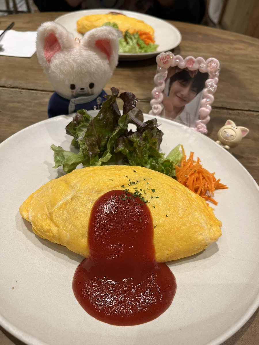 hey_you0125's tweet photo. ライブビューイング終わり、外に出たら雨が降っていて☔️
地下道を通り、COREDO室町テラスへオムライスを食べに😋
デザートも食べてお喋りに夢中に…
あっという間にこんな時間に💦
#guang https://t.co/tRfCuyFtNN