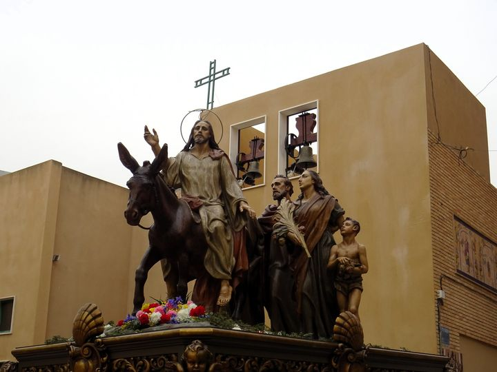 santi_martinez's tweet photo. #crevillent #semanasanta #elestandartedelpasdelhort #diumengederams #laburreta #Benlliure https://t.co/JGdKzB0Dlj