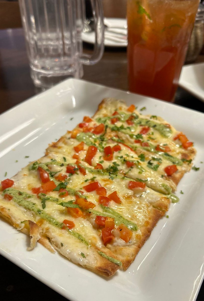 Sunday Evening also looked like this! Relished this delicious flat bread! 😍
Quite a #foodie adventure today!